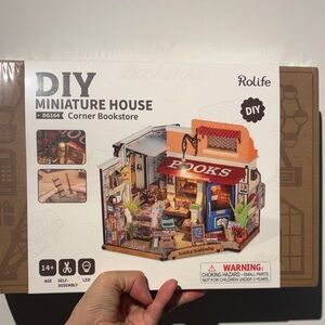Rolife DIY Miniature House Corner Bookstore Kit
